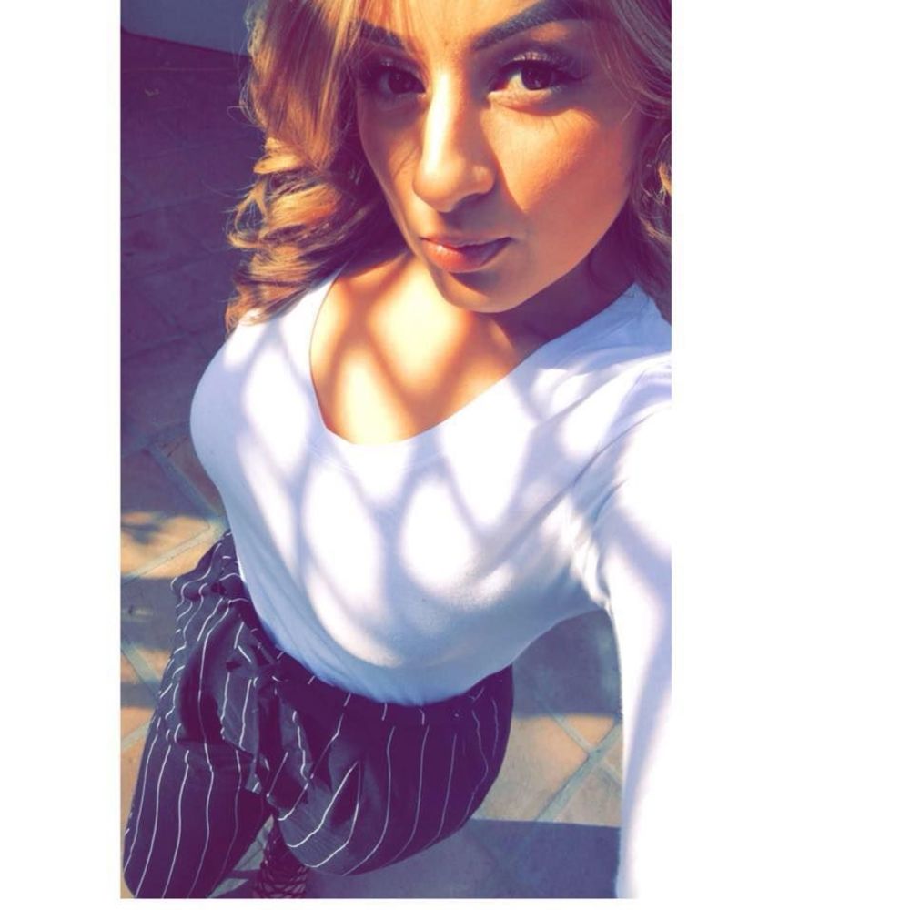 Meet your Posher, Maira